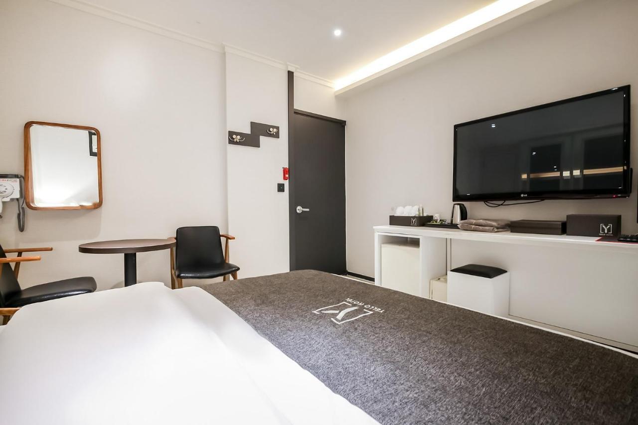 Yello Hotel Cshongdzsu Kültér fotó