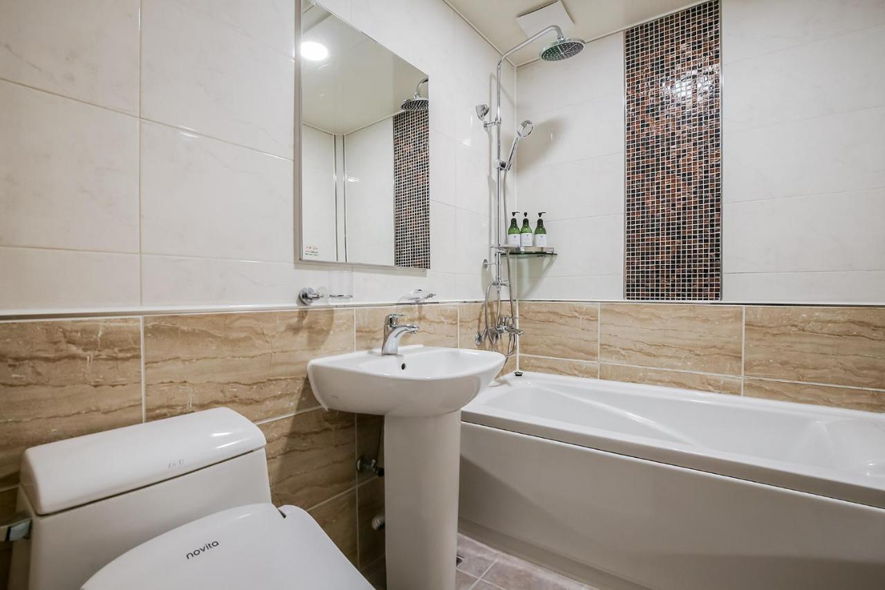 Yello Hotel Cshongdzsu Kültér fotó