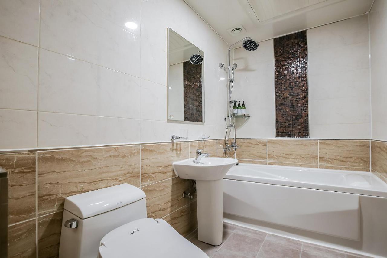 Yello Hotel Cshongdzsu Kültér fotó