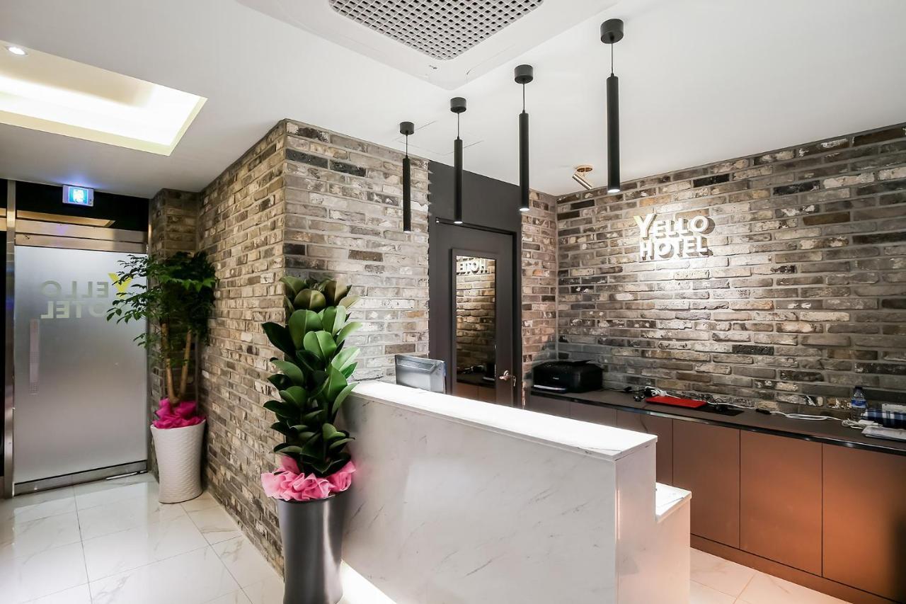 Yello Hotel Cshongdzsu Kültér fotó