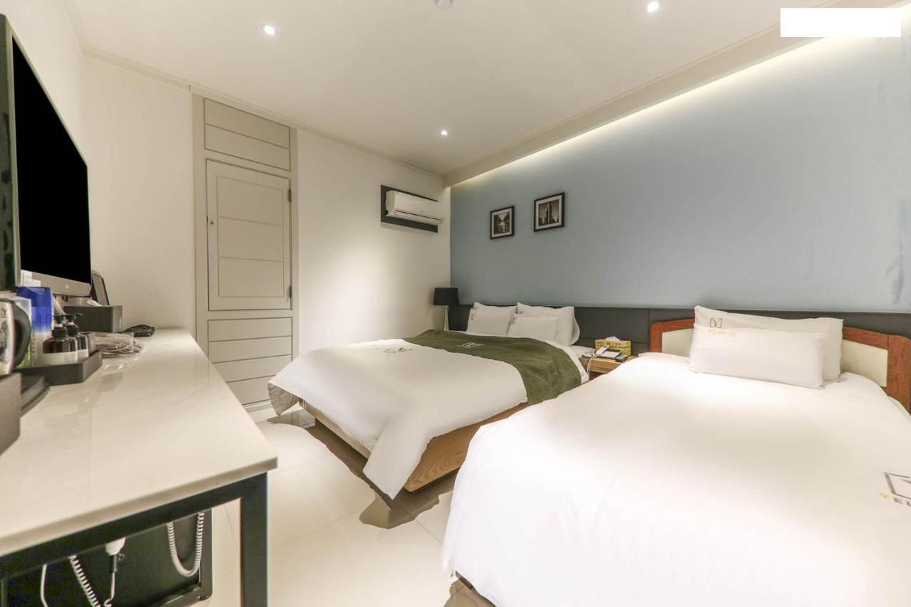 Yello Hotel Cshongdzsu Kültér fotó